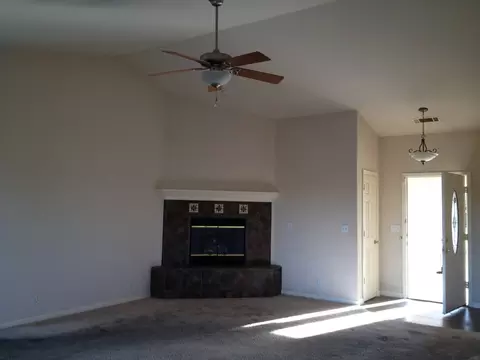 910 Collyer Dr, Redding, CA 96003 photo 2