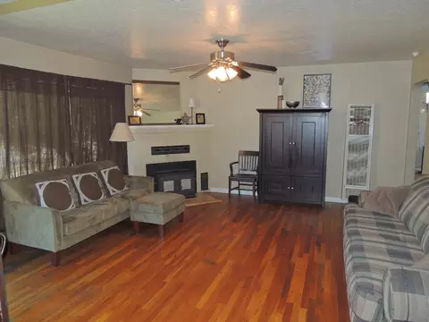 4558 Harrison Ave, Redding, CA 96001 photo 2