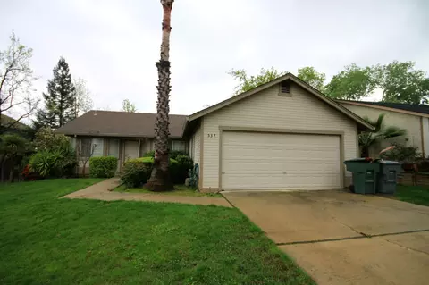 537 Shoemaker Ct, Redding, CA 96003 photo 2