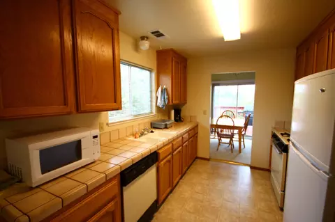 537 Shoemaker Ct, Redding, CA 96003 photo 5