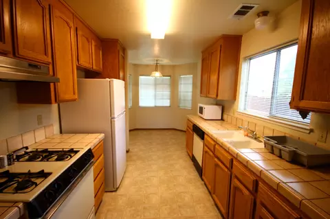 537 Shoemaker Ct, Redding, CA 96003 photo 4