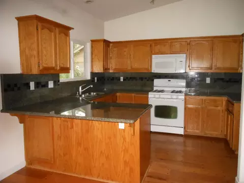 6421 Oxbow St, Redding, CA 96001 photo 5