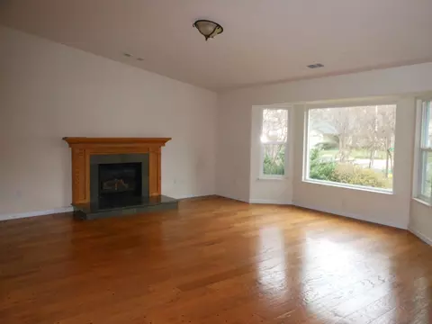6421 Oxbow St, Redding, CA 96001 photo 2
