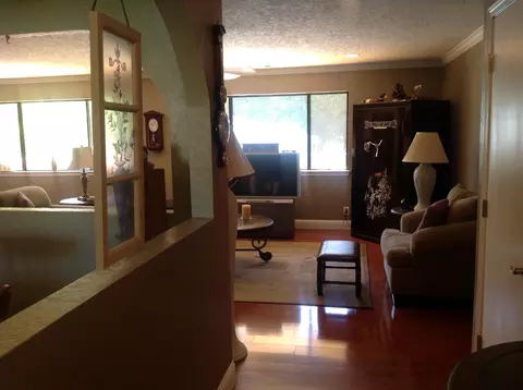 5017 Woodview Dr, Redding, CA 96002 photo 2