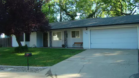 7033 Minnow Ct, Redding, CA 96001 photo 2