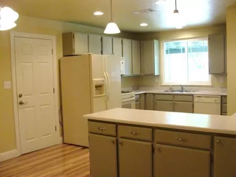 6996 Reflection St, Redding, CA 96001 photo 4