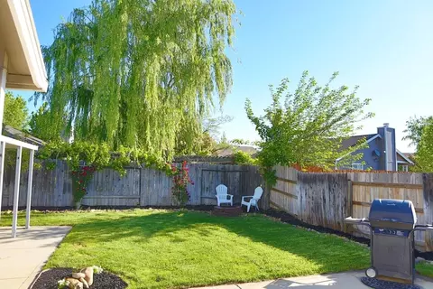 861 Mallard St, Redding, CA 96003 photo 5