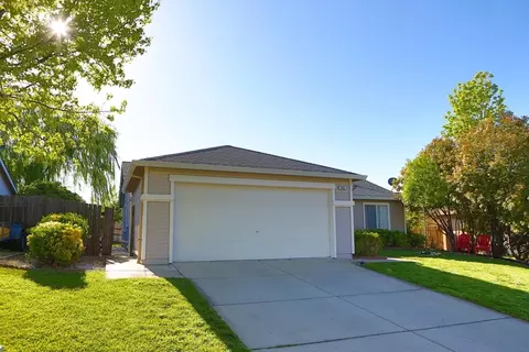 861 Mallard St, Redding, CA 96003 photo 2