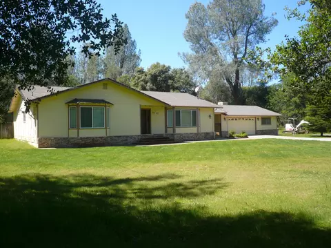 6748 Digger Pine Ln, Anderson, CA 96007 photo 2