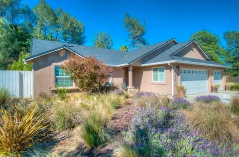 17652 Meraz Ln, Redding, CA 96003 photo 1