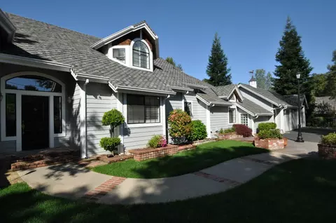 8024 Macie Cir, Redding, CA 96001 photo 1