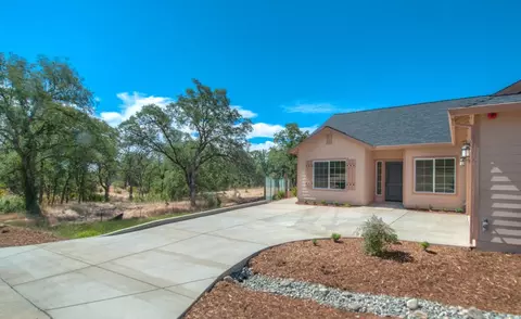 3290 Piper Way, Redding, CA 96001 photo 4