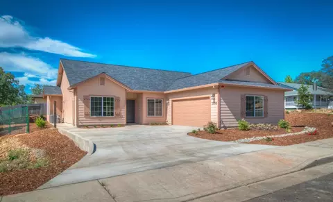 3290 Piper Way, Redding, CA 96001 photo 1