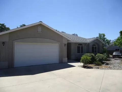 4695 Nantucket Dr, Redding, CA 96001 photo 1