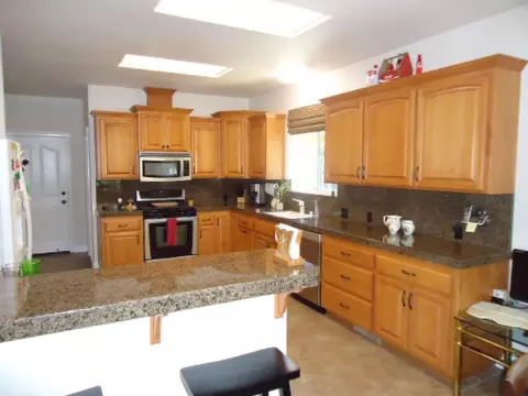 4695 Nantucket Dr, Redding, CA 96001 photo 5