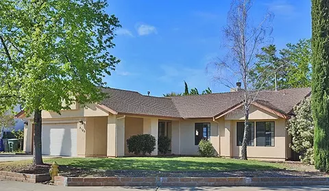 2180 Cilantro Dr, Redding, CA 96003 photo 1