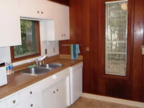238 Wilshire Dr, Redding, CA 96002 photo 2