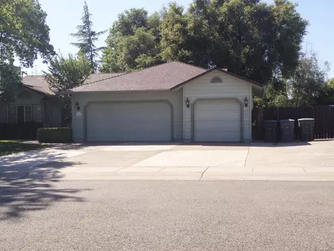 4684 Dandelion Dr, Redding, CA 96002 photo 2
