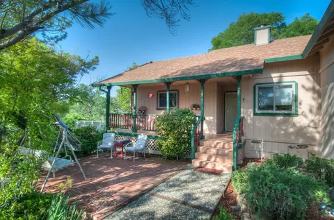 486 Peppertree Ln, Redding, CA 96003 photo 1