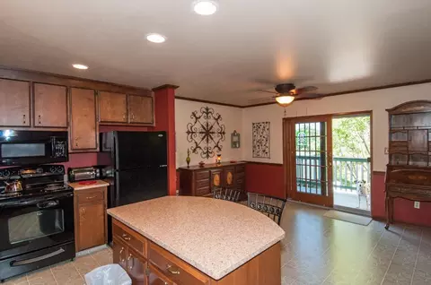 486 Peppertree Ln, Redding, CA 96003 photo 9