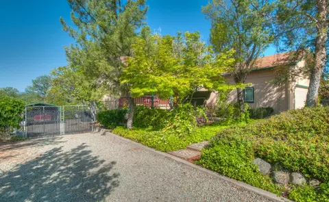 486 Peppertree Ln, Redding, CA 96003 photo 23