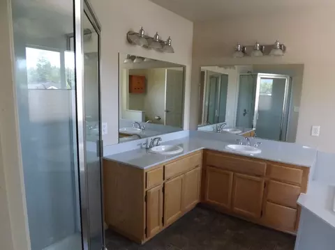 3212 Lake Redding Dr, Redding, CA 96003 photo 9