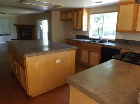 3212 Lake Redding Dr, Redding, CA 96003 photo 3