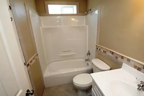 1104 C, Redding, CA 96002 photo 11
