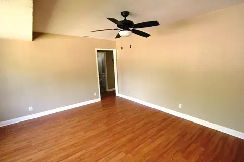 1104 C, Redding, CA 96002 photo 5