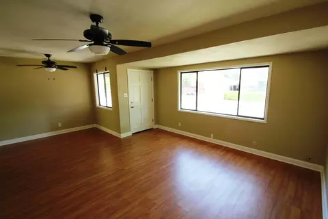 1104 C, Redding, CA 96002 photo 4