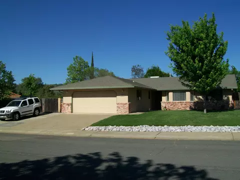 1668 Kildare Dr, Redding, CA 96001 photo 2