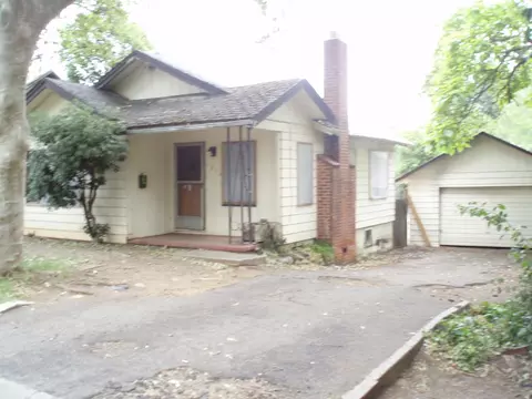1373 Willis St, Redding, CA 96001 photo 1