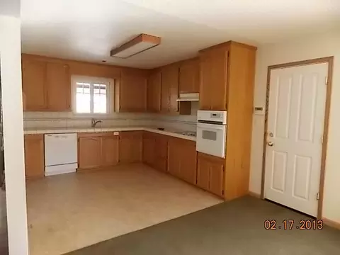 1325 Mistletoe Ln, Redding, CA 96002 photo 3