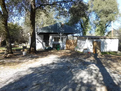 10025 Harley Leighton Rd, Redding, CA 96003 photo 3
