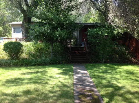 1468 Benton, Redding, CA 96001 photo 3