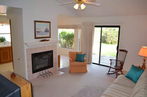 1755 Vinson Dr, Redding, CA 96003 photo 4