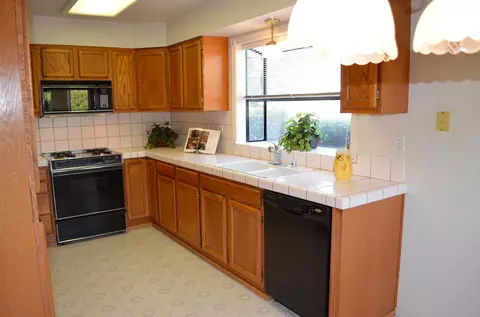 1755 Vinson Dr, Redding, CA 96003 photo 8