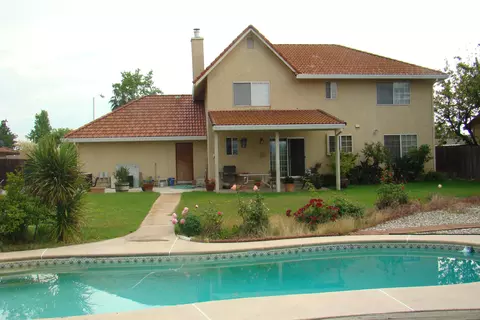 410 Woodcliff Dr, Redding, CA 96003 photo 2