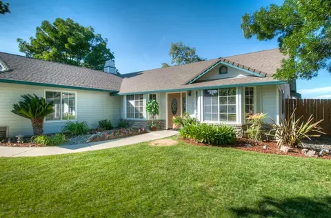 2876 Blue Bell Dr, Redding, CA 96001 photo 2