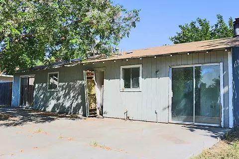 1215 Aloha Ct, Red Bluff, CA 96080 photo 2