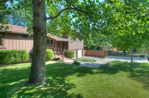 2754 Wyndham Ln, Redding, CA 96001 photo 2