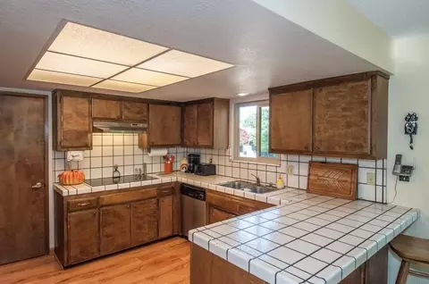 2754 Wyndham Ln, Redding, CA 96001 photo 8