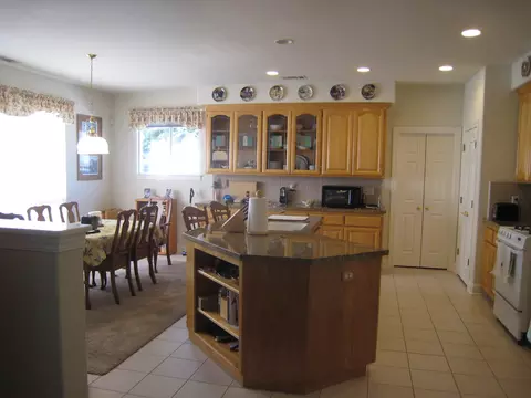 2447 Cumberland Dr, Redding, CA 96001 photo 6