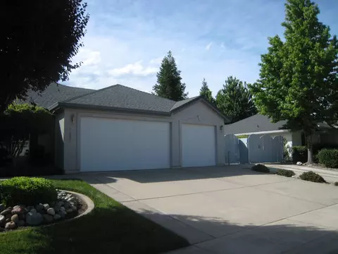 2447 Cumberland Dr, Redding, CA 96001 photo 4