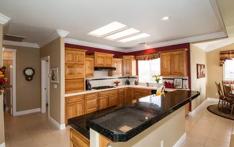 2697 Cumberland Dr, Redding, CA 96001 photo 5