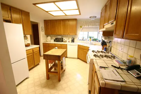 1961 Timbercreek Ct, Redding, CA 96002 photo 3