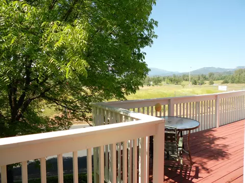 6004 Mid Drive Trl, Redding, CA 96003 photo 5