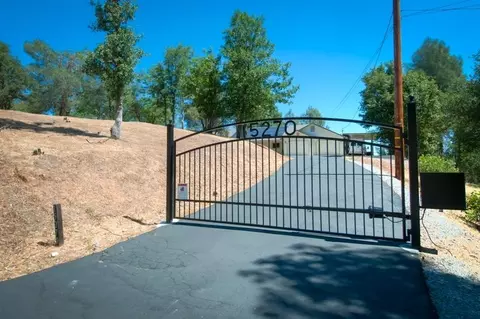 15270 Mountain Shadows Dr, Redding, CA 96001 photo 2