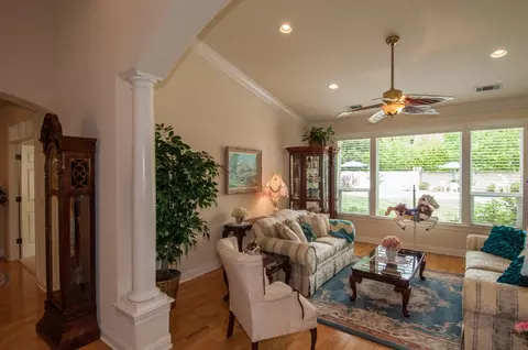 2930 Western Oak Dr, Redding, CA 96002 photo 6