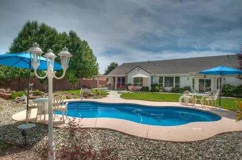 2930 Western Oak Dr, Redding, CA 96002 photo 1